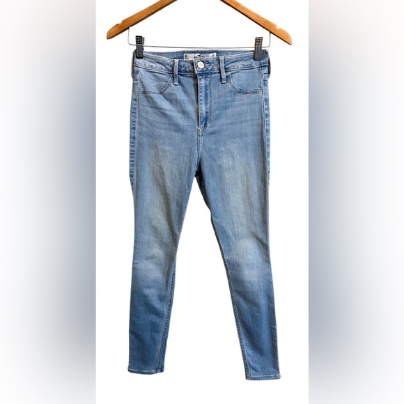 Hollister Women's Light Blue Curvy High Rise Skinny Jean Legging - Picture 1 of 17